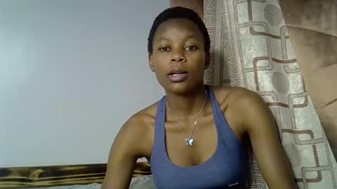 Snapshot of prettycoco_ chatting on 05-01-26, 01:37 coco online show from 05-01-26, 01:37