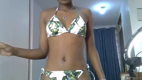Snapshot of prettycoco_ chatting on 05-07-26, 01:38 coco online show from 05-07-26, 01:38