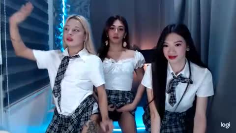 Snapshot of prettycumnotes69 chatting on 01-02-25, 09:43 ASHLEY online show from 01-02-25, 09:43