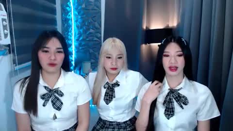 Snapshot of prettycumnotes69 chatting on 01-22-25, 06:52 ASHLEY online show from 01-22-25, 06:52