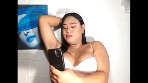 prettydiannara online show from 01-13-25, 12:51