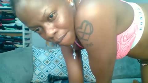 Snapshot of prettyela chatting on 10-08-25, 11:46 PrettyEla online show from 10-08-25, 11:46