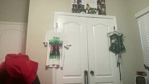 prettyfacefemale online show from 04-04-26, 08:50