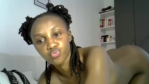 Snapshot of prettygee21 chatting on 02-12-26, 09:26 Pretty darkskin doll online show from 02-12-26, 09:26