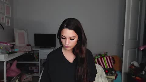 Snapshot of prettygirll23 chatting on 01-16-26, 12:14 prettygirllltorii online show from 01-16-26, 12:14