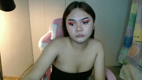 Snapshot of prettygurl25 chatting on 06-24-26, 05:01 prettygurl25 online show from 06-24-26, 05:01