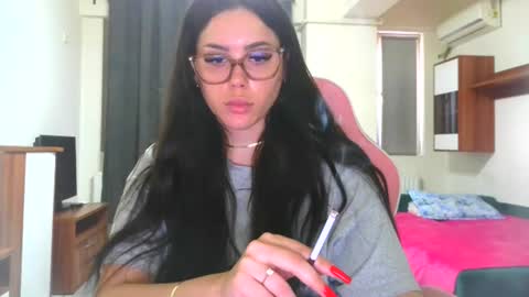 prettyjulliette online show from 06-27-26, 03:50