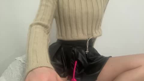 Snapshot of prettykitties_xo chatting on 02-24-25, 09:00 prettykitties_xo online show from 02-24-25, 09:00