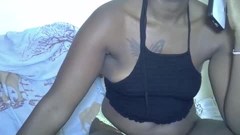 Snapshot of prettyliz30 chatting on 11-30-25, 08:51 LILIAN online show from 11-30-25, 08:51