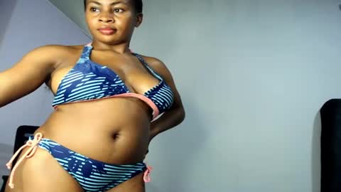 Snapshot of prettylove5 chatting on 06-23-26, 08:34 evelyn online show from 06-23-26, 08:34