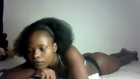 Melly online show from 02-12-25, 06:19