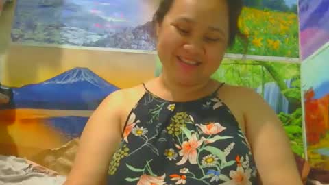 Snapshot of prettynhing chatting on 11-05-25, 11:43 Nhing online show from 11-05-25, 11:43