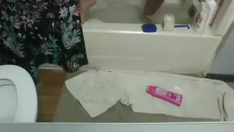 Snapshot of prettyp7729206 chatting on 10-15-25, 03:23 prettyp7729206 online show from 10-15-25, 03:23