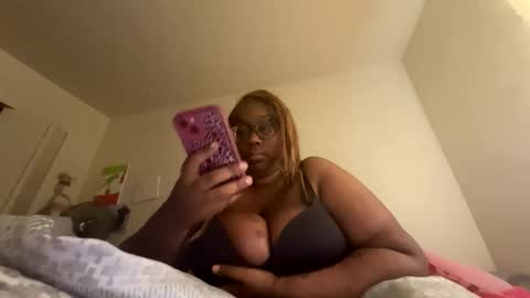 Prettypoohxo online show from 04-05-26, 10:29
