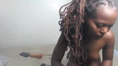 Rosalia online show from 02-19-26, 01:18