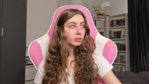Sophie  next stream will be at Monday  i will wait you guys  online show from 06-05-26, 06:42