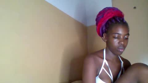 prettyzuzu online show from 12-19-25, 07:32