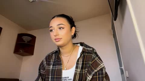 Snapshot of pricillalivsey chatting on 11-29-25, 12:08 Sofi online show from 11-29-25, 12:08