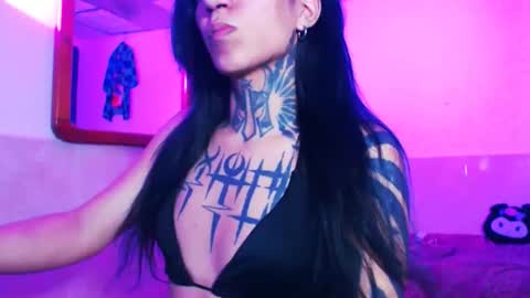 princes_wolf1 online show from 12-17-25, 02:06