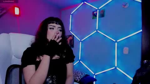 Beth   online show from 10-23-25, 03:17