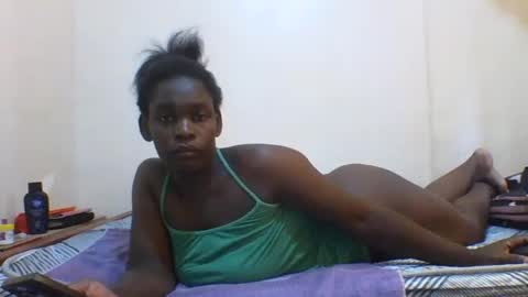 Snapshot of princess_cutie chatting on 06-29-26, 10:15 princess online show from 06-29-26, 10:15