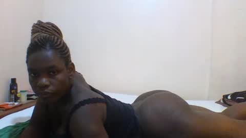 Snapshot of princess_cutie chatting on 07-30-26, 06:01 princess online show from 07-30-26, 06:01