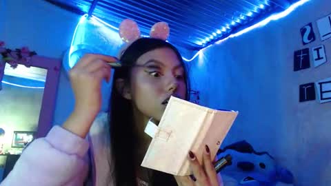 Snapshot of princess_elia chatting on 10-19-25, 11:16 Elia online show from 10-19-25, 11:16