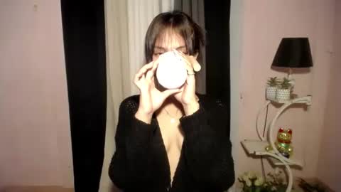Snapshot of princess_luxe chatting on 05-06-26, 07:13 Cutie Princess online show from 05-06-26, 07:13