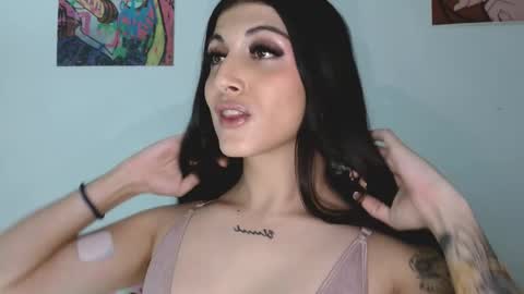 Sophie online show from 03-11-26, 07:58