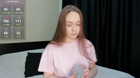 Snapshot of princess_sonya chatting on 05-20-26, 06:41 Sonya online show from 05-20-26, 06:41