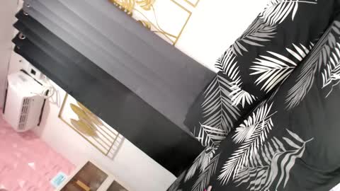 Estela online show from 02-26-25, 04:24