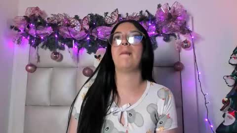 princess_tokyo_ online show from 12-16-25, 08:08