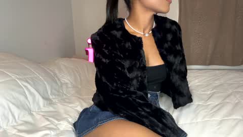 Snapshot of princessaleah chatting on 12-07-24, 07:32 Princess Aleah online show from 12-07-24, 07:32