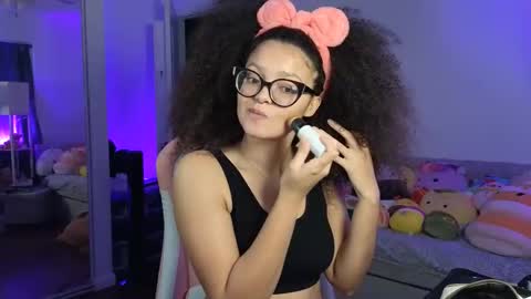 Snapshot of princessamberrrxo chatting on 11-30-25, 03:32 Amber online show from 11-30-25, 03:32