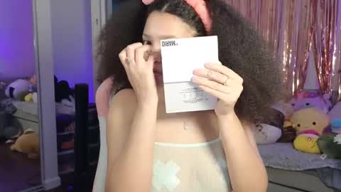 Snapshot of princessamberrrxo chatting on 12-15-25, 06:56 Amber online show from 12-15-25, 06:56