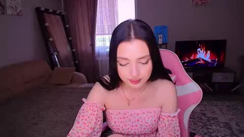 Snapshot of princessamira1 chatting on 06-05-26, 08:42 princessamira1 online show from 06-05-26, 08:42