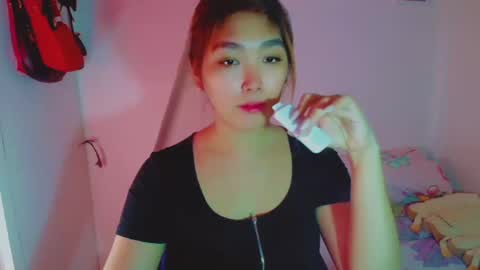 Snapshot of princesscutiexx chatting on 12-28-24, 05:57 Hello everyone this is your beloved Athena again I present the most comfortable and kind room I accept everyone with kindness online show from 12-28-24, 05:57