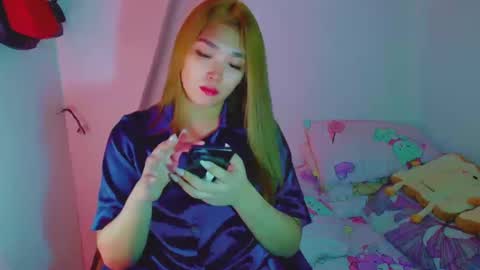 Snapshot of princesscutiexx chatting on 12-29-24, 08:48 Hello everyone this is your beloved Athena again I present the most comfortable and kind room I accept everyone with kindness online show from 12-29-24, 08:48