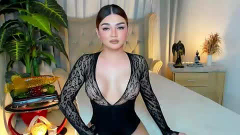 Snapshot of princesshugecumontop chatting on 10-25-25, 02:02 PrincessDONT FORGET TO FOLLOW ME online show from 10-25-25, 02:02