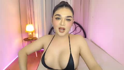 Snapshot of princesshugecumontop chatting on 07-01-26, 01:45 PrincessDONT FORGET TO FOLLOW ME online show from 07-01-26, 01:45