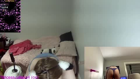 Snapshot of princessjuliaxo4 chatting on 04-03-26, 12:41 PrIncessJulia0X online show from 04-03-26, 12:41