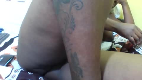 Snapshot of princessmiles2 chatting on 05-31-26, 06:20 phelly online show from 05-31-26, 06:20