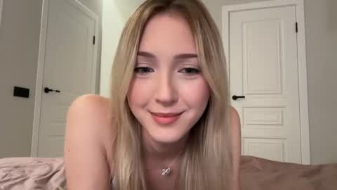 Snapshot of princessmood chatting on 07-19-26, 04:11 Kate online show from 07-19-26, 04:11