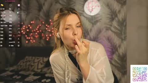 Hina online show from 05-02-26, 03:28