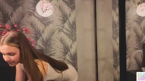 Hina online show from 06-04-26, 05:19