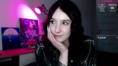 18 y.o online show from 10-29-25, 01:02