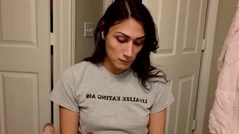 Snapshot of prinxessally chatting on 02-19-25, 04:44 Prinxessally online show from 02-19-25, 04:44