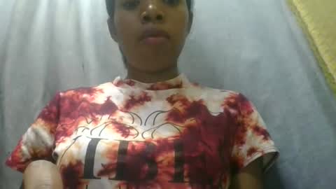 Snapshot of prisca880319 chatting on 06-05-26, 11:27 prisca880319 online show from 06-05-26, 11:27