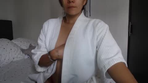 Snapshot of priscila_black chatting on 02-20-25, 09:09 Marcela online show from 02-20-25, 09:09