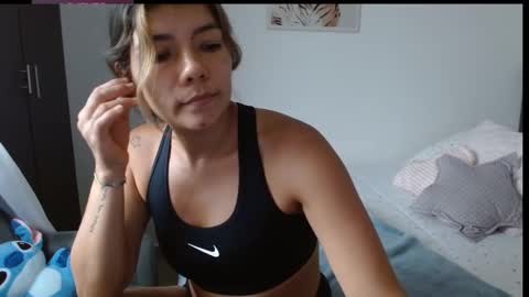 Snapshot of priscila_black chatting on 09-15-25, 07:03 Marcela online show from 09-15-25, 07:03